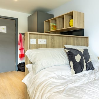 Premium En Suite - Image 4